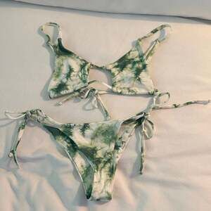 Green Tie-Dye Cheeky String Bikini Set Size Small NWOT never worn adjustable